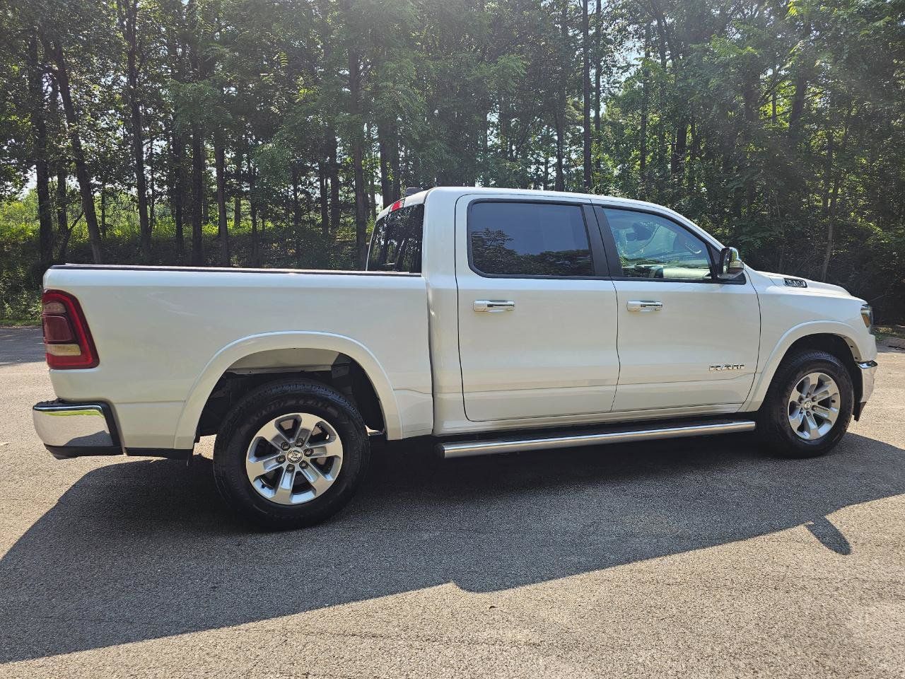 Used 2019 RAM 1500 Laramie AWD/4WD image 4