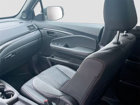 Used 2023 Honda Passport TrailSport image 24