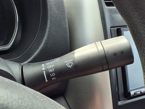 Used 2016 Nissan Versa SV image 15