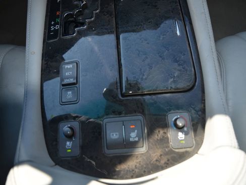 Used 2007 Lexus LS 460 image 19