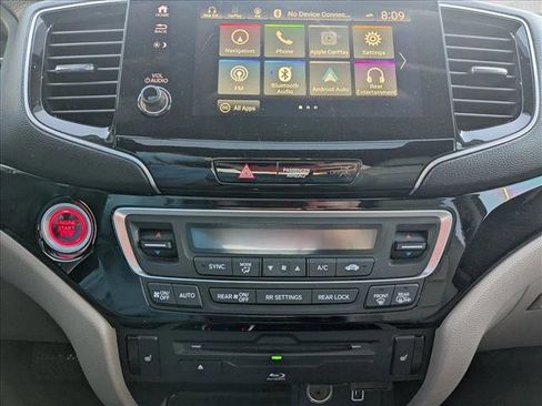 Used 2019 Honda Pilot Touring image 13