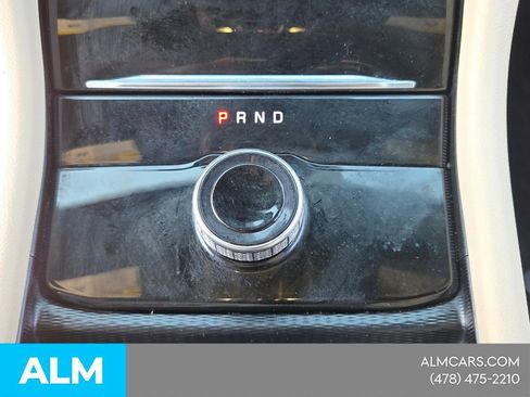 Used 2025 Jeep Grand Cherokee Limited w/ Luxury Tech Group II RWD image 24