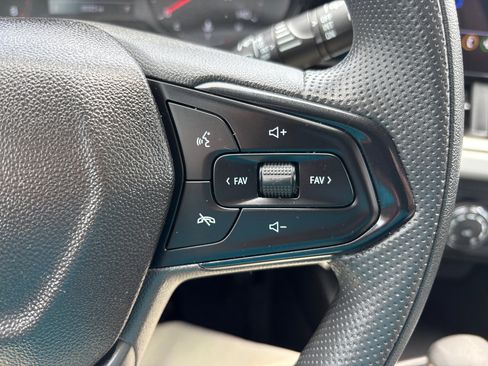 Used 2025 Chevrolet Trax LS image 15