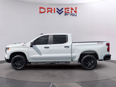 Used 2024 Chevrolet Silverado 1500 LT Trail Boss w/ Convenience Package II AWD/4WD image 2