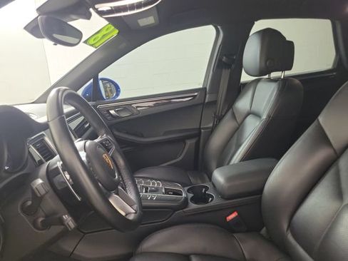 Used 2018 Porsche Macan AWD/4WD image 15