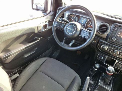 Certified 2021 Jeep Gladiator Sport AWD/4WD image 15