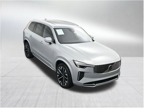 Used 2025 Volvo XC90 T8 Plus AWD/4WD image 23