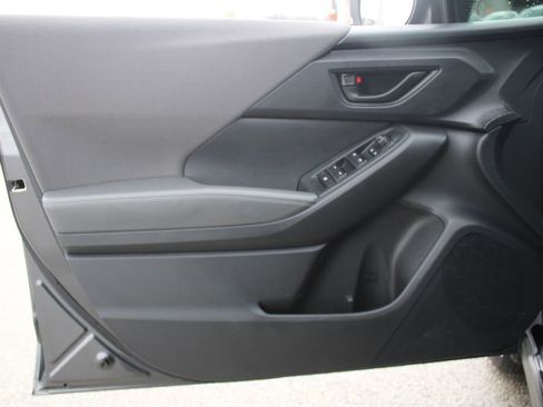 Used 2025 Subaru Crosstrek 2.0i Premium image 9