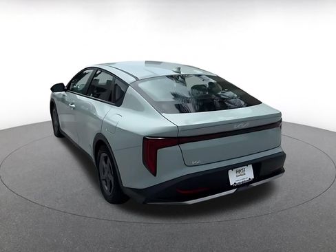 Used 2025 Kia K4 FWD image 11