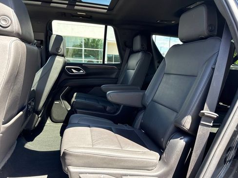 Used 2022 Chevrolet Tahoe Z71 w/ Z71 Off-Road Package AWD/4WD image 24