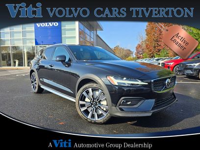 Used 2025 Volvo V60 B5 Cross Country Ultra w/ Protection Package Premier