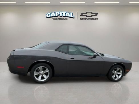 Used 2020 Dodge Challenger SXT image 6