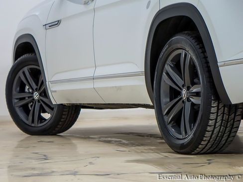 Used 2021 Volkswagen Atlas Cross Sport SE FWD image 11