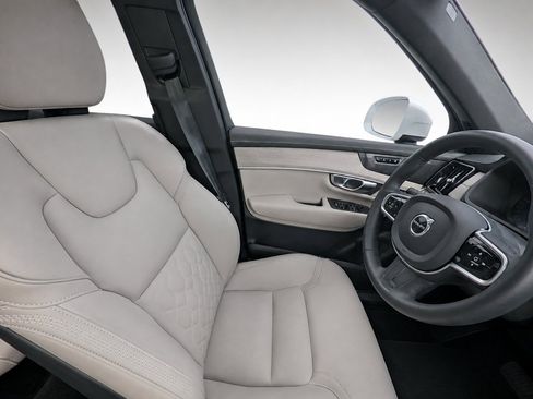 Certified 2026 Volvo XC90 B6 Plus AWD/4WD image 12