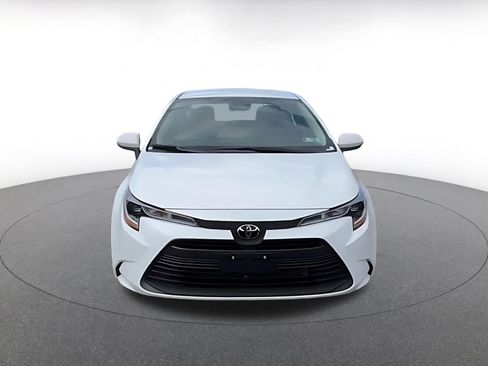 Used 2025 Toyota Corolla LE image 5