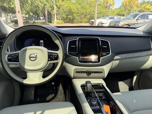 Used 2024 Volvo XC90 B6 Plus w/ Protection Package Premier AWD/4WD image 29