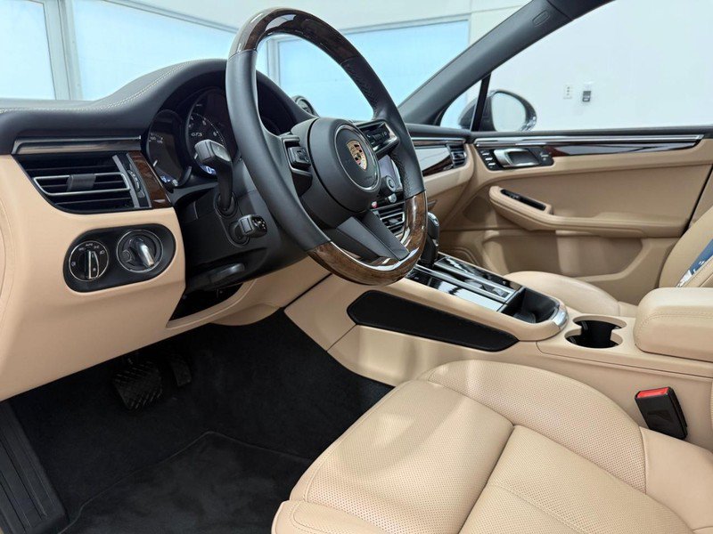Certified 2024 Porsche Macan GTS AWD/4WD image 4
