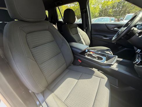 Used 2025 Chevrolet Equinox LT AWD/4WD image 36