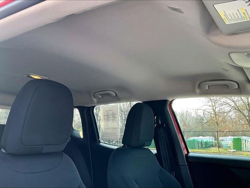 Used 2018 Jeep Renegade Latitude image 23