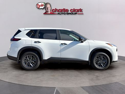 Used 2026 Nissan Rogue S FWD image 15