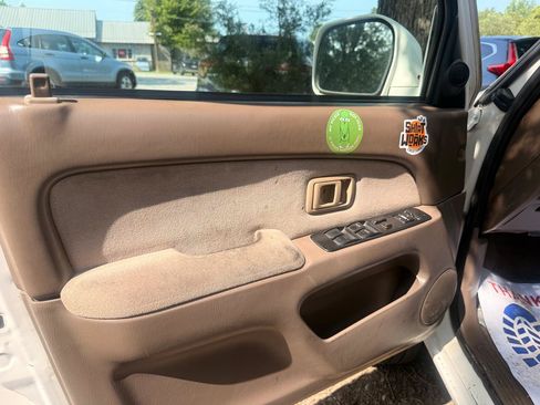 Used 2002 Toyota 4Runner SR5 RWD image 6