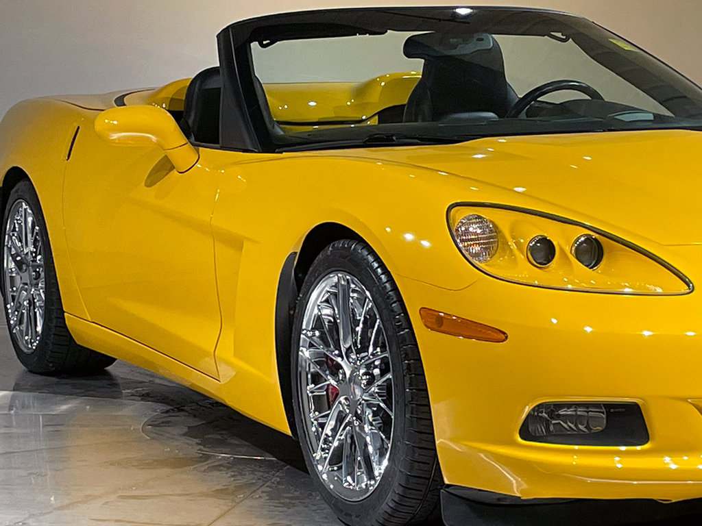 Used 2005 Chevrolet Corvette Convertible w/ Preferred Equipment Group RWD image 17