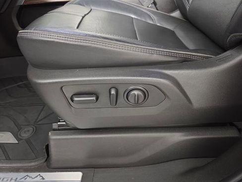 Used 2021 Chevrolet Silverado 1500 High Country w/ Technology Package image 21