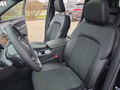 New 2026 Jeep Grand Cherokee Altitude AWD/4WD image 15