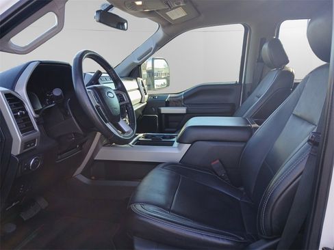 Certified 2019 Ford F250 Lariat w/ Chrome Package image 9
