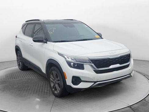 Used 2023 Kia Seltos S w/ Navigation Package FWD image 7
