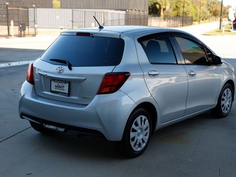 Used 2016 Toyota Yaris L image 16