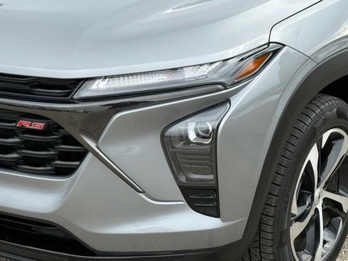 Used 2024 Chevrolet Trax RS image 10