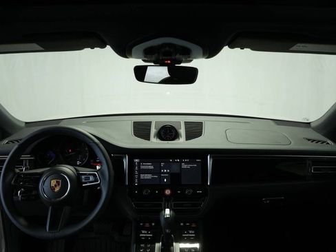Certified 2026 Porsche Macan AWD/4WD image 16