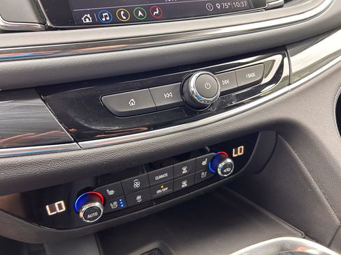 Used 2021 Buick Enclave Premium w/ Sun and Sites Package AWD/4WD image 33