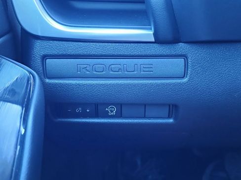 Used 2024 Nissan Rogue S image 24