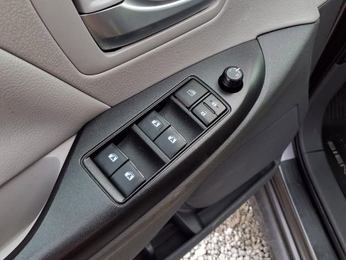 Used 2020 Toyota Sienna LE image 24