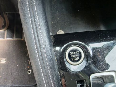 Used 2020 Nissan Kicks SR FWD image 16