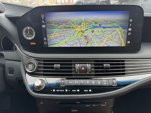 Used 2021 Lexus LS 500 500 AWD w/ Interior Upgrade Package image 27