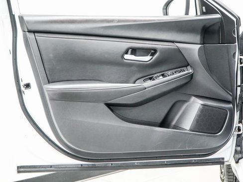 Used 2024 Nissan Sentra SV image 36