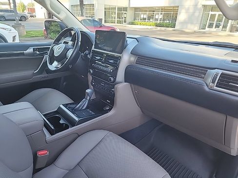 Certified 2022 Lexus GX 460 Premium w/ Premium Package AWD/4WD image 19