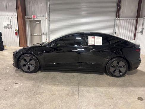 Used 2021 Tesla Model 3 Standard Range Plus image 3