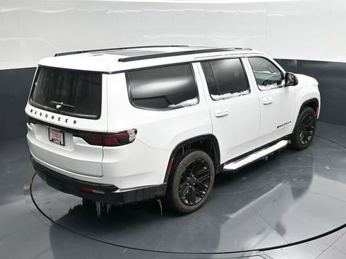 Certified 2024 Jeep Wagoneer Series II image 23