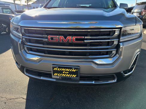 Used 2023 GMC Acadia SLT image 44