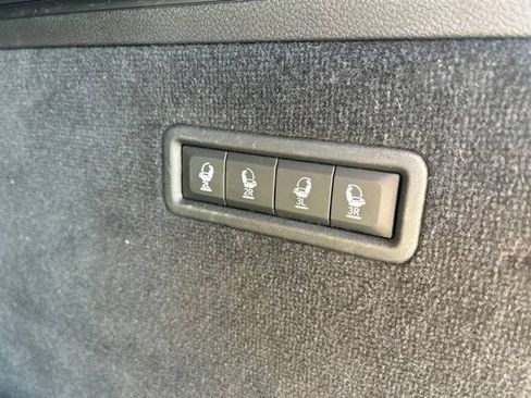 Used 2023 Jeep Grand Wagoneer Series III w/ Rear Seat Video Group 1 AWD/4WD image 24