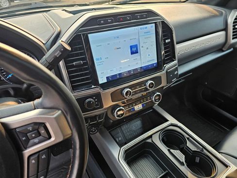 Certified 2022 Ford F450 Platinum w/ FX4 Off-Road Package image 23