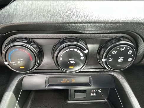 Used 2023 MAZDA MX-5 Miata Sport RWD image 23
