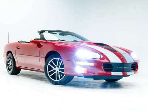 Used 2002 Chevrolet Camaro Z28 w/ SS Performance/Appearance Pkg image 5