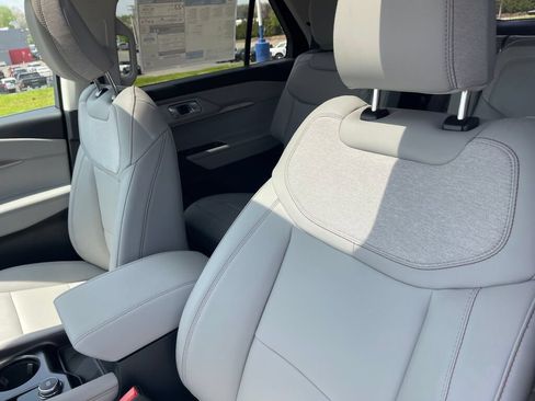 New 2026 Ford Explorer Active w/ Active Comfort Package AWD/4WD image 9