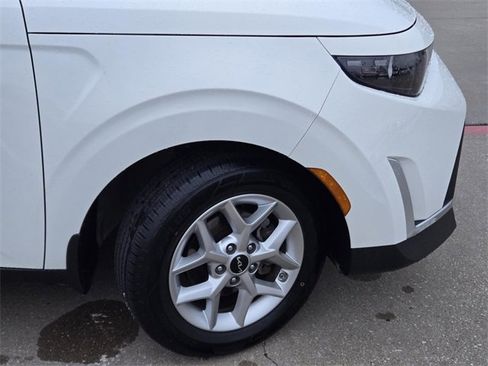 Certified 2024 Kia Soul S image 6