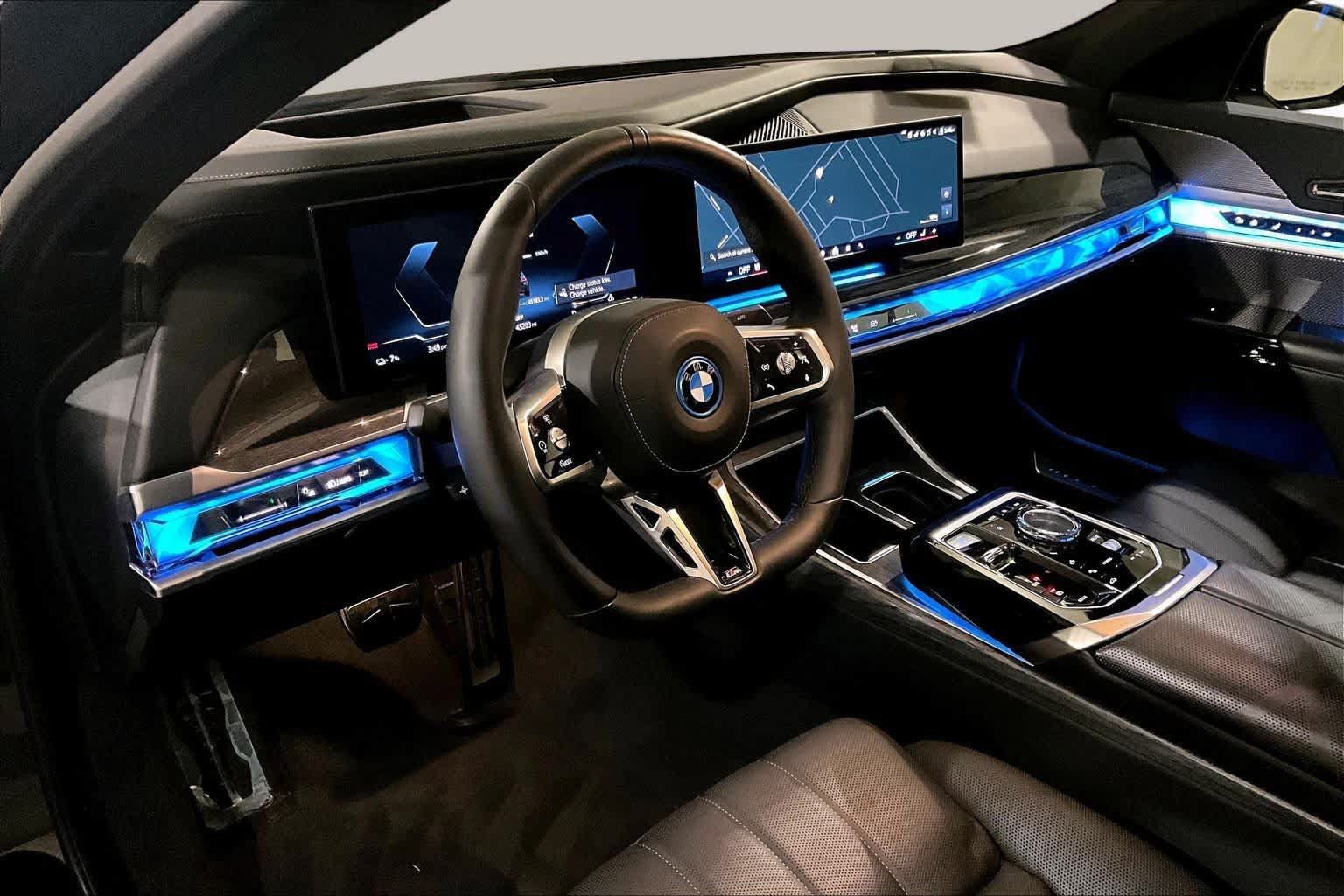 Used 2023 BMW i7 xDrive60 AWD/4WD image 17